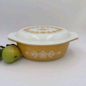 Pyrex 1 1/2 quart vintage butterfly gold oval ovenware cookware 043